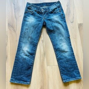 Women’s Guess 3/4 Jeans size 27, low rise